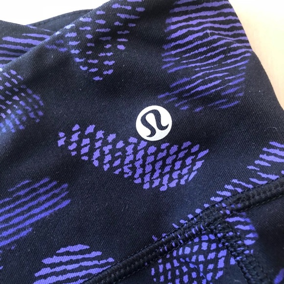 Lululemon leggings Wunder Under Pants size 4. - Picture 4 of 4